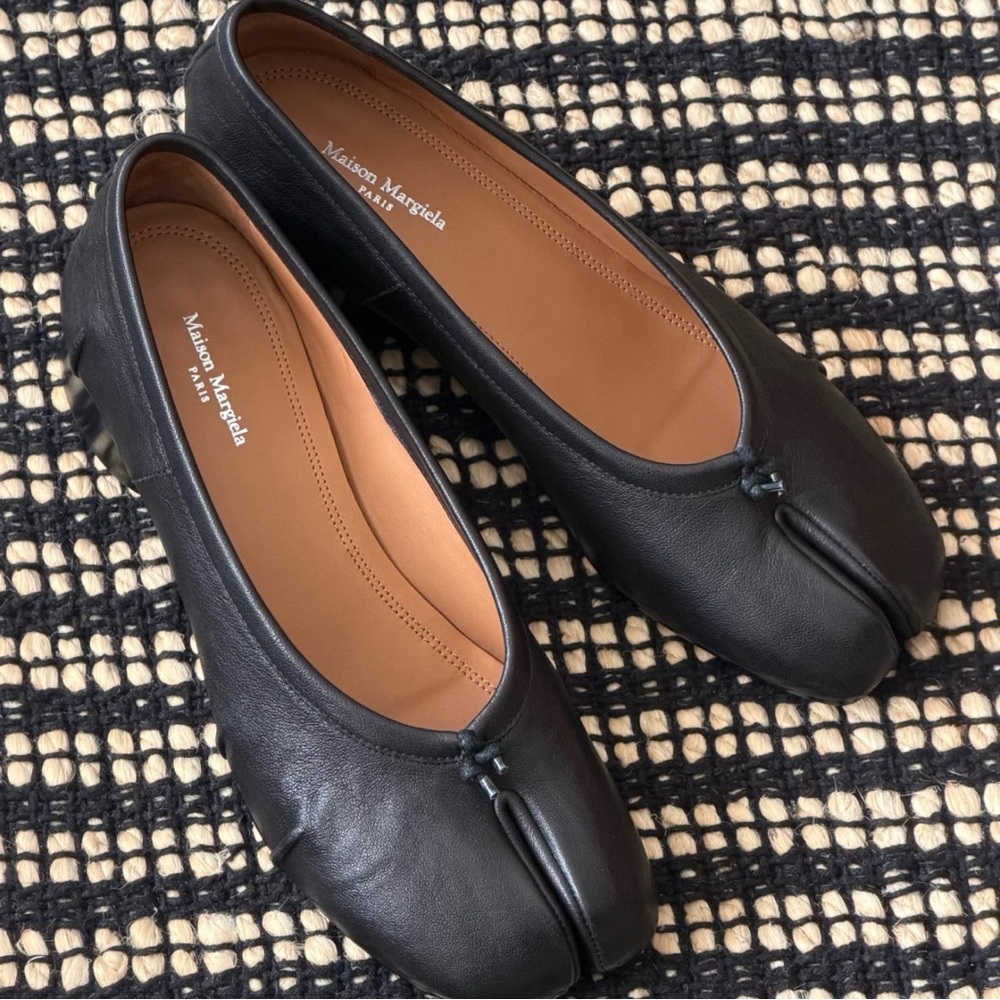 Maison Martin Margiela Black Split-Toe Leather Flats